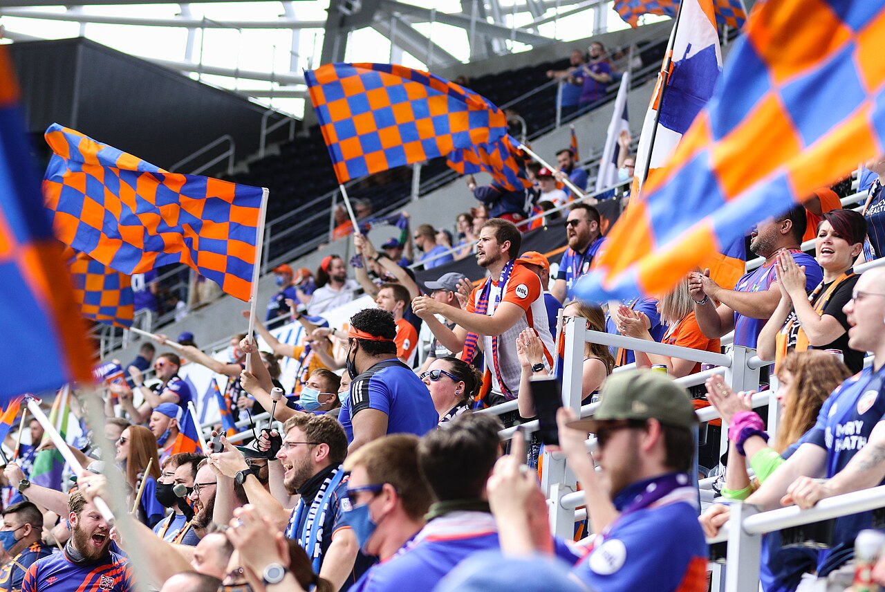 视频助理裁判的边界：可量化规则与不可量化判断的长期拉扯
